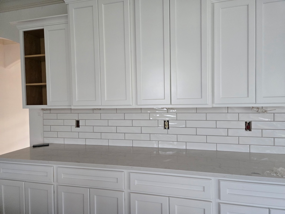 Kitchen subway tile backsplash
